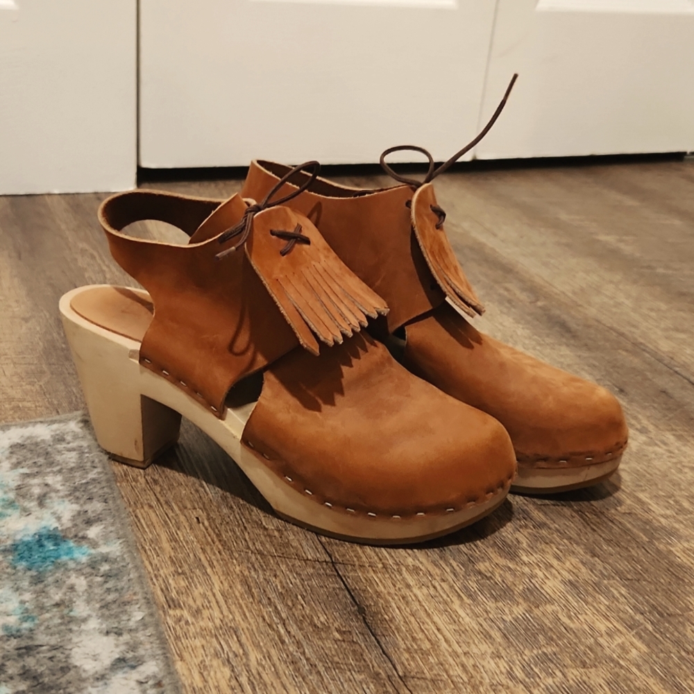 Bryr Tan Leather Heels with Fringe